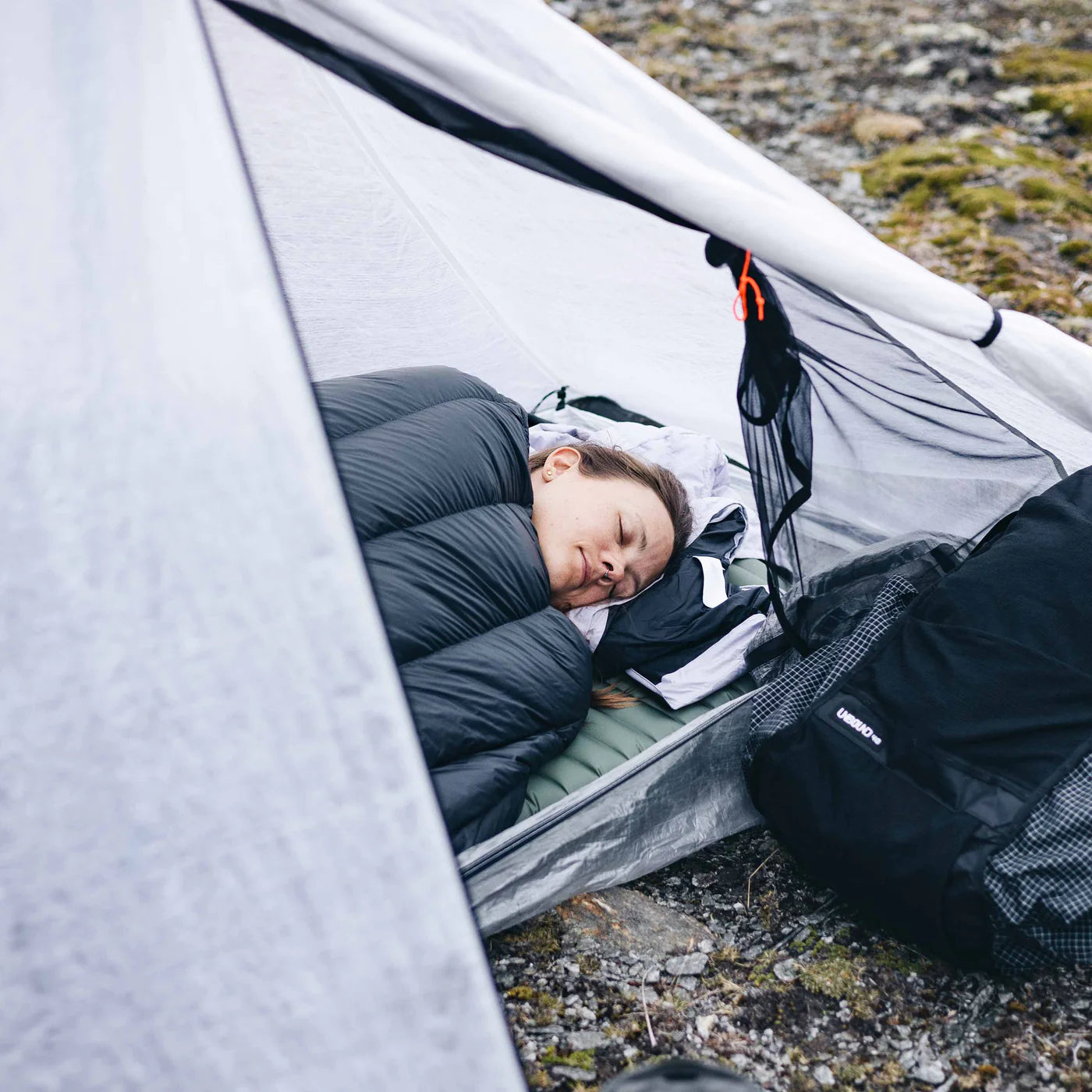 Hyperlite Mountain Gear - MID 1 Three-Season Dyneema Tent