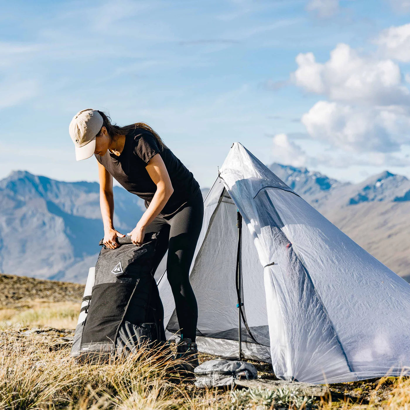 Hyperlite Mountain Gear - MID 1 Three-Season Dyneema Tent