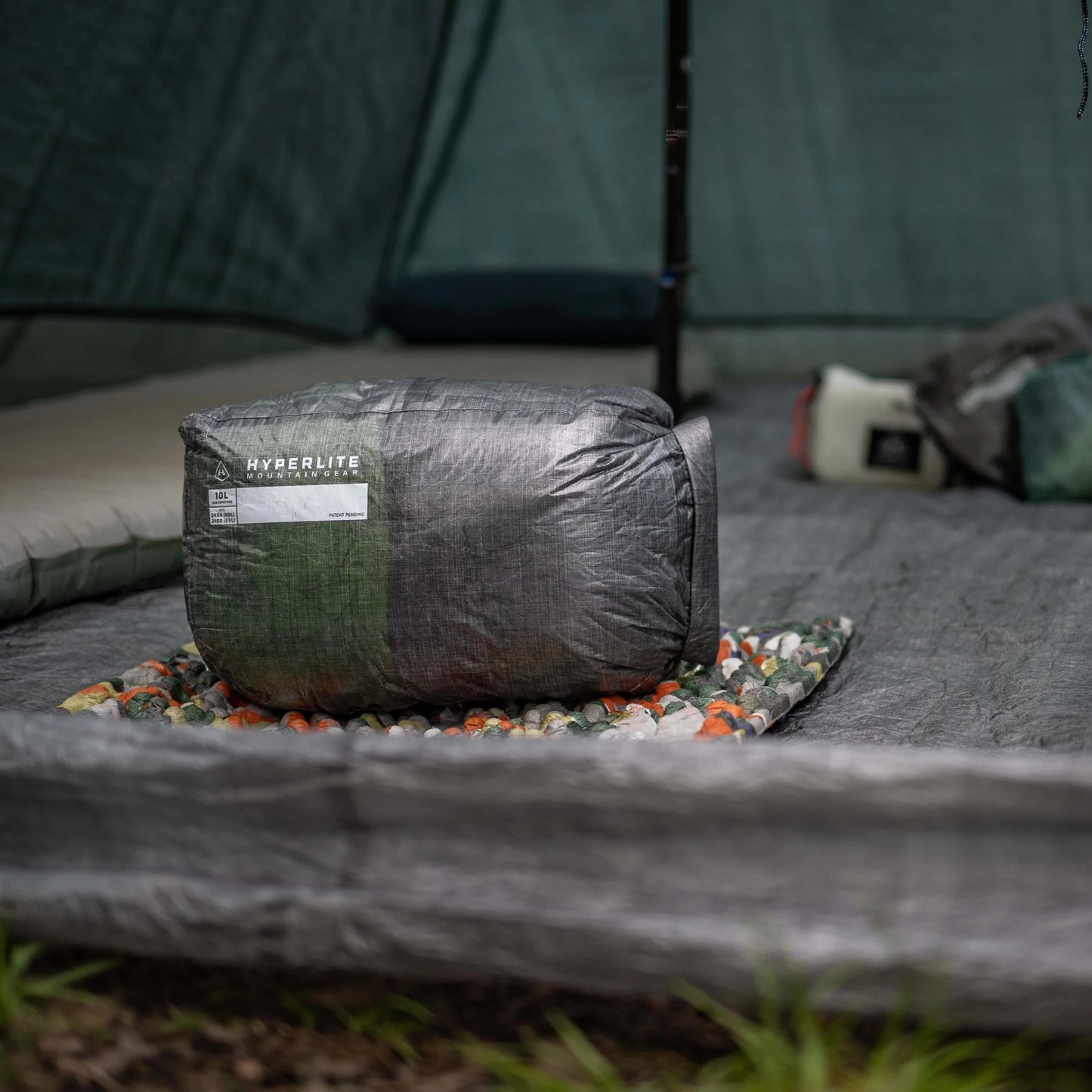 Hyperlite Mountain Gear - Side Entry Pod
