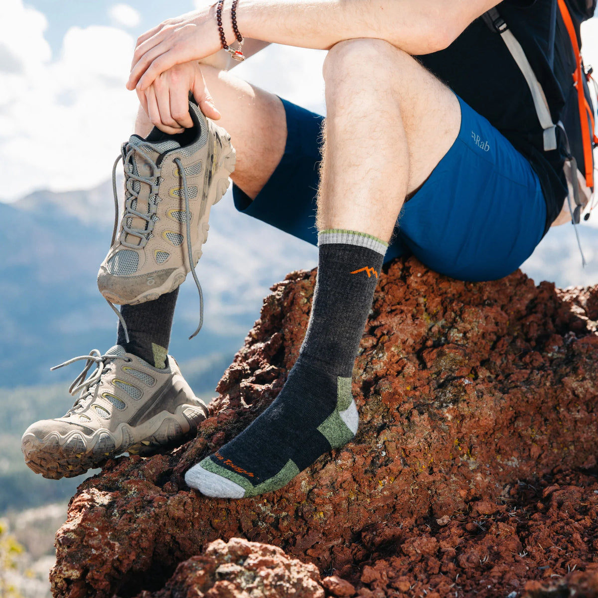 Darn Tough - 1403 Men's Hiker Boot Midweight Hiking Socks